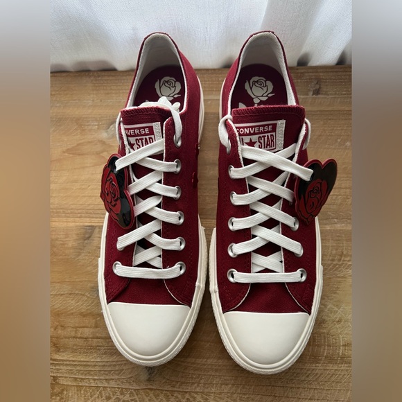New CONVERSE Chuck Taylor All Star Lift Platform Hearts Size 9 Womens - Picture 2 of 13